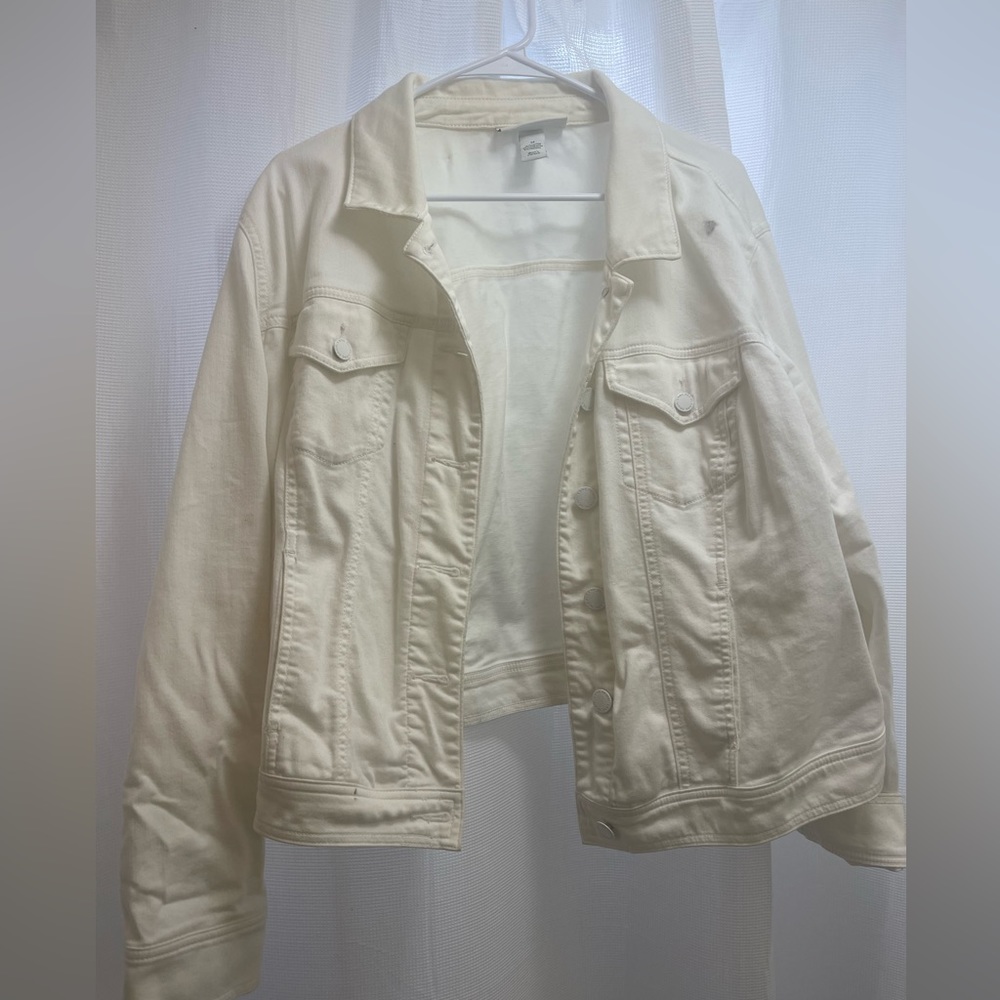 White cropped denim jacket